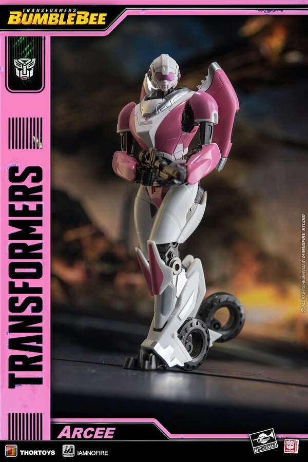 Trumpeter Transformers SK 04 Arcee Toy Photography Images By IAMNOFIRE  (6 of 18)